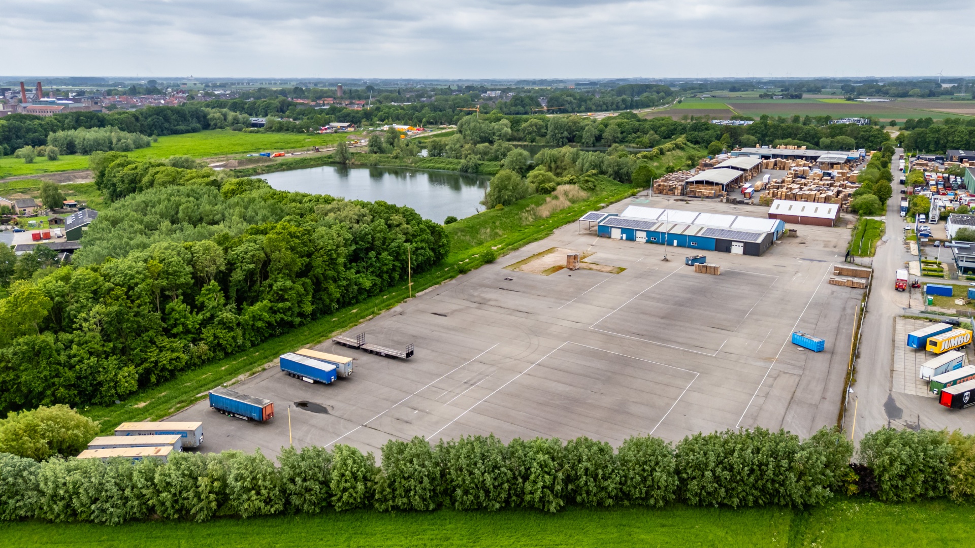 Large IOS location 25 minutes from the Rotterdam Harbor